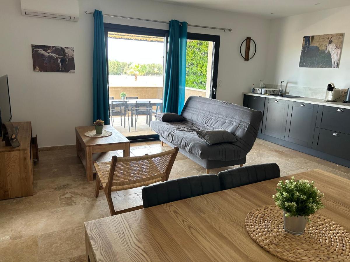Ferienhaus A La Ferme Avec Piscine Arles